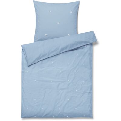 JUNA sengetøj - 100% økologisk bomuld - Daisy baby sengetøj 70x100 cm - Lyseblå med broderede blomster JUNA sengetøj - 100% økologisk bomuld - Daisy baby sengetøj 70x100 cm - Lyseblå med broderede blomster