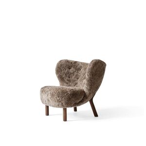 &Tradition Little Petra VB1 Lounge Chair SH: 40 cm - Oiled Walnut/Sheepskin Sahara