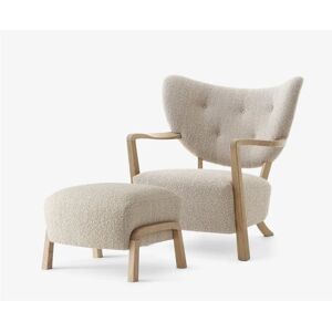 &Tradition Wulff ATD2 Lounge Chair inkl. Pouf SH: 41 cm - Oiled Oak / Karakorum 003 KAMPAGNETILBUD