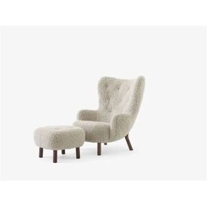 &Tradition Petra VB3 Lounge Chair & Pouf SH: 40 cm - Oiled Walnut/Sheepskin Moonlight