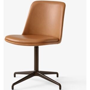 &Tradition HW14 Rely Chair SH: 48 cm - Cognac Silk Leather/Bronzed Base