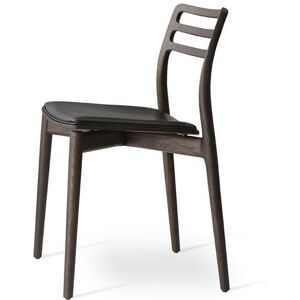 Vipp 481 Cabin Chair SH: 45,5 cm - Dark Oak w/ Black Leather