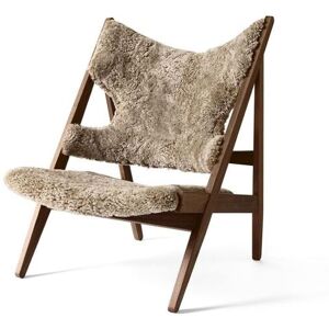 Audo Copenhagen Knitting Lounge Chair Sheepskin SH: 30 cm - Walnut Base/Sheepskin Curly Sahara