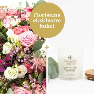 Interflora Floristens eksklusive buket med duftlys