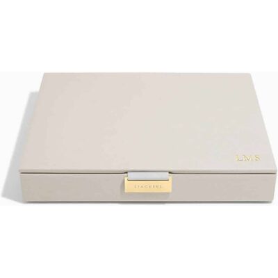 Stackers Stabelbart smykkeskrin (1 lag, beige) Beige Rektangulær Faux læder 25,4cm x 18,3cm x 4,6cm Yes - Beige - 25,4cm x 18,3cm x 4,6cm - Adriana Stackers Stabelbart smykkeskrin (1 lag, beige) Beige Rektangulær Faux læder 25,4cm x 18,3cm x 4,6cm Yes - Beige - 25,4cm x 18,3cm x 4,6cm - Adriana