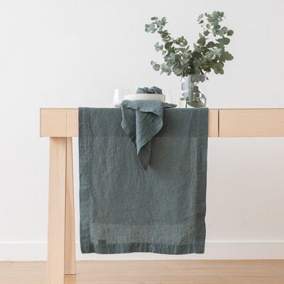 LinenMe Mørkegrøn bordløber i hør, stenvasket BALSAM GREEN LinenMe Mørkegrøn bordløber i hør, stenvasket BALSAM GREEN