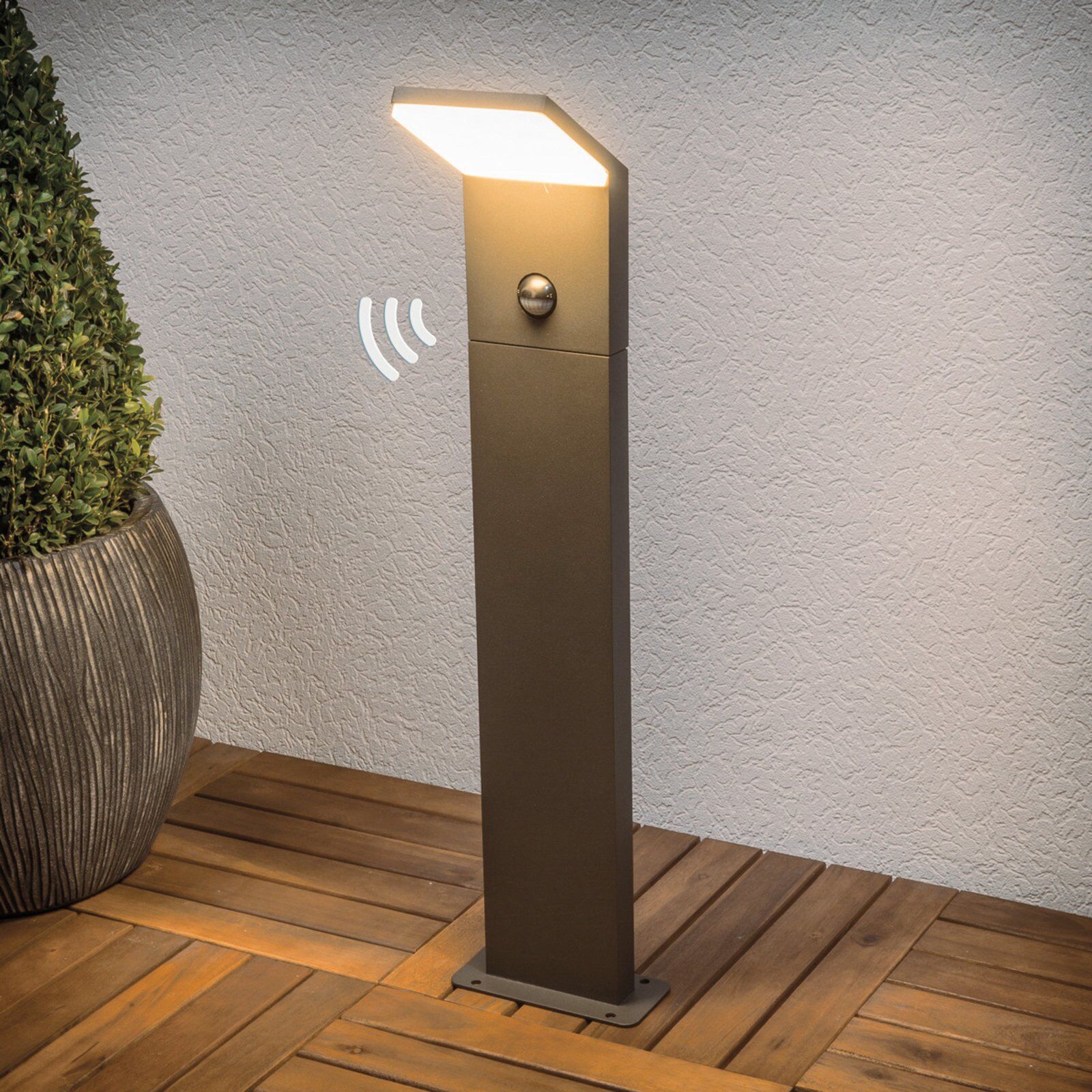 Lucande Grafitgrå LED-gadelampe Naja Lucande Grafitgrå LED-gadelampe Naja