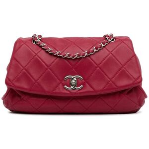 Pre-owned Chanel Quilted Calfskin Curvy Flap Red