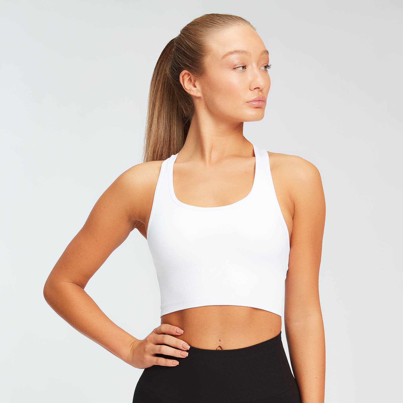 Myprotein Sujetador deportivo con tirantes cruzados y sin costuras Shape Ultra para mujer - Blanco - XL