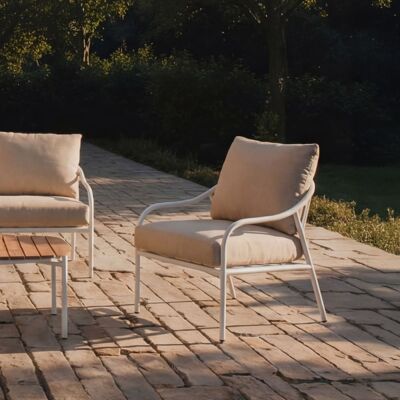 Tikamoon Sillón de jardín de tejido crudo y metal blanco Tikamoon Sillón de jardín de tejido crudo y metal blanco