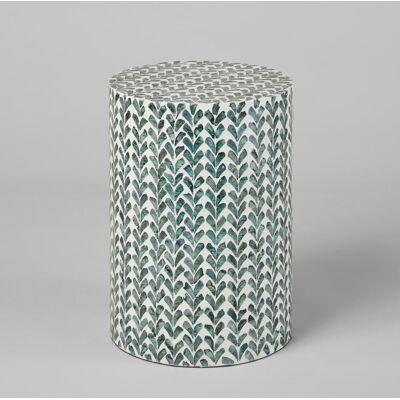 Maisons du Monde Mesa auxiliar de conchas verdes y crudas de 50 cm Maisons du Monde Mesa auxiliar de conchas verdes y crudas de 50 cm