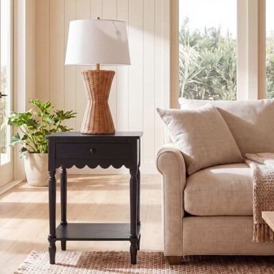 Safavieh Mesa auxiliar en madera maciza, negro mate Safavieh Mesa auxiliar en madera maciza, negro mate