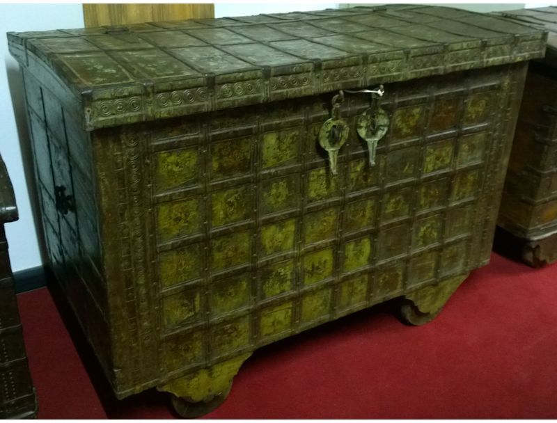 BISCOTTINI Viejo cofre de madera y hierro talla L125xPR68xH93 cm BISCOTTINI Viejo cofre de madera y hierro talla L125xPR68xH93 cm