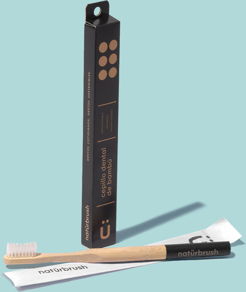 Naturbrush Cepillo de dientes de bambú para adultos - negro