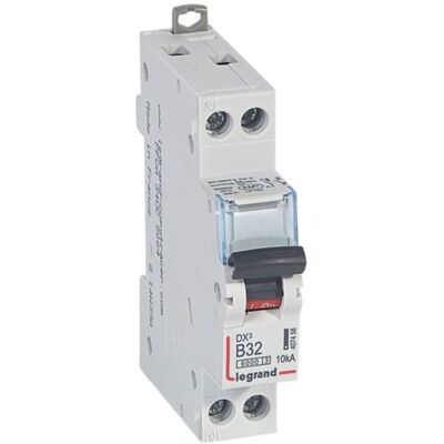 Disjoncteur Dx³6000 10ka Arrivée Haute Et Départ Bas À Vis U+n 230v - 32a - Courbe B - 1 Module - Legrand Disjoncteur Dx³6000 10ka Arrivée Haute Et Départ Bas À Vis U+n 230v - 32a - Courbe B - 1 Module - Legrand