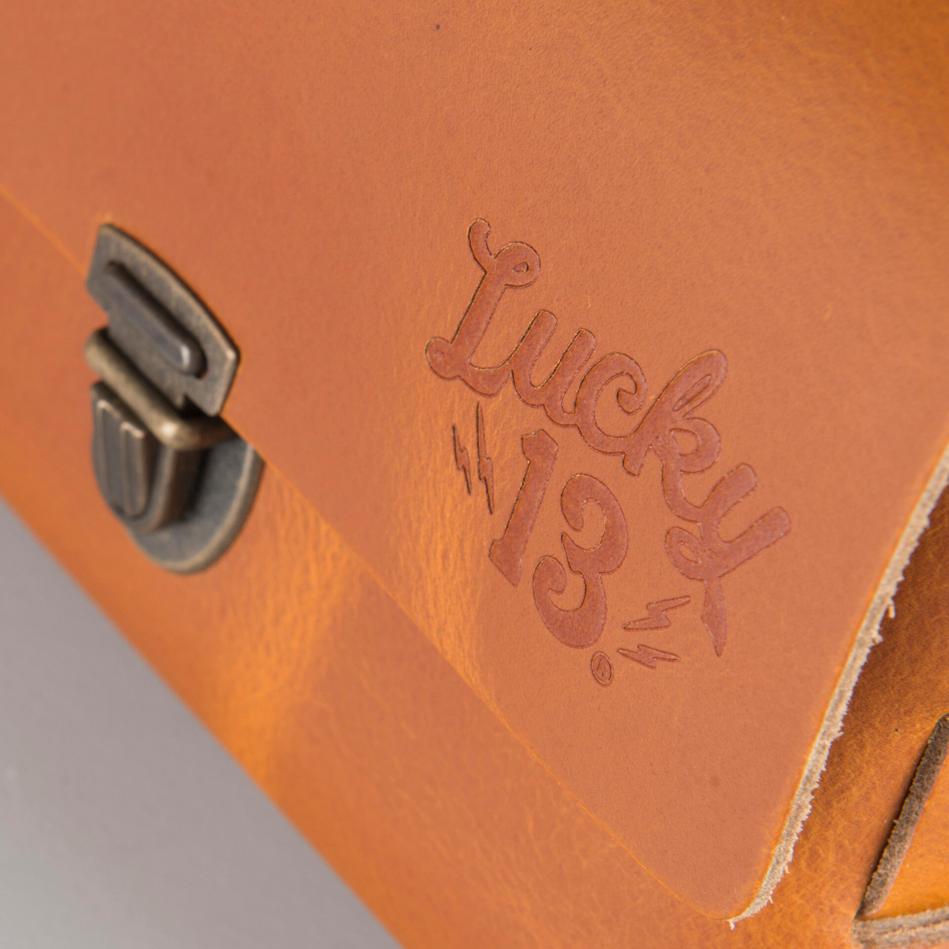 Lucky 13 Bolso West Coast Choppers Handcrafted Negro Lucky 13 Bolso West Coast Choppers Handcrafted Negro