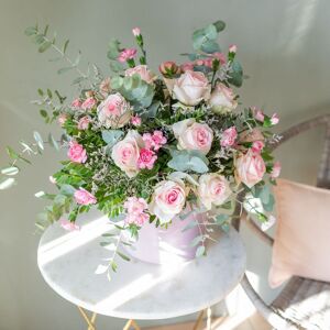 Flores a Domicilio - Sombrerera premium rosas rosas - COLVIN