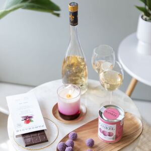 Flores a Domicilio - Pack Premium: Vino con Chocolates y Vela - COLVIN