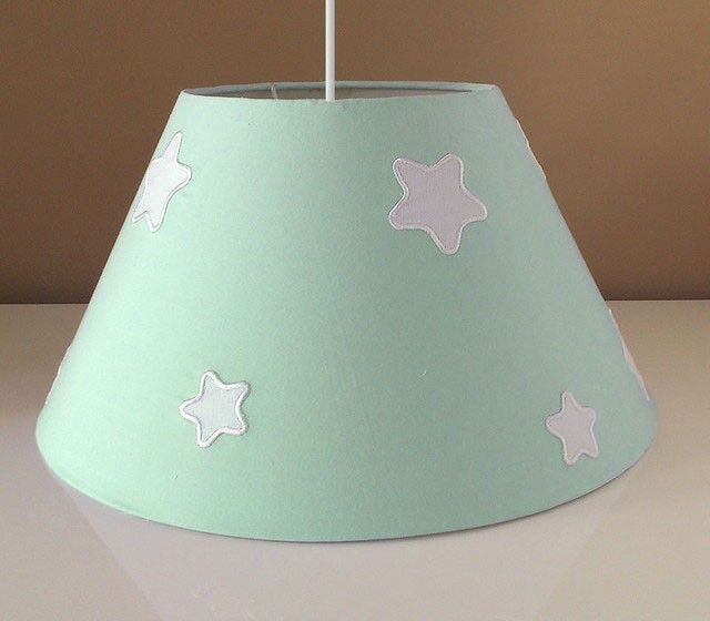 Lámpara infantil de techo Mint con estrellas blancas Lámpara infantil de techo Mint con estrellas blancas
