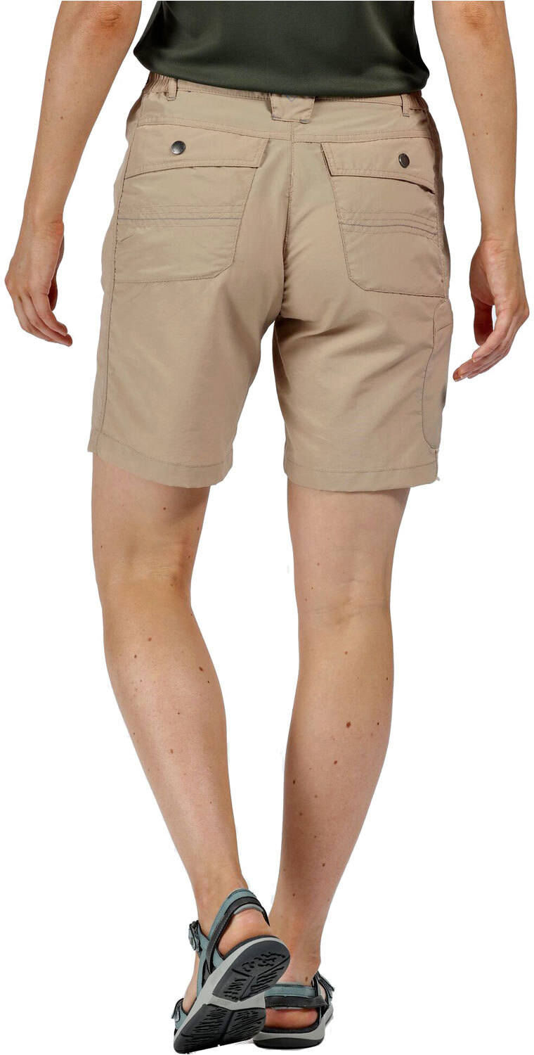 Regatta chaska ii pantalón corto montaña mujer Beige (20)