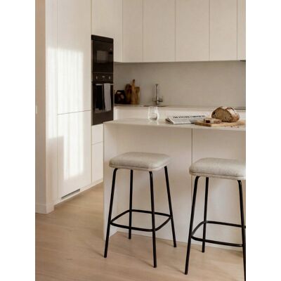 Meis taburete tapizado beige - Kenay Home Meis taburete tapizado beige - Kenay Home