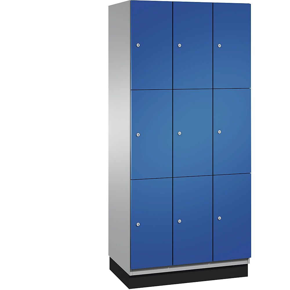 C+P Armario de compartimentos bajo llave CAMBIO con puertas de chapa de acero, 9 compartimentos de 900 mm de anchura, cuerpo aluminio blanco / puerta azul genciana