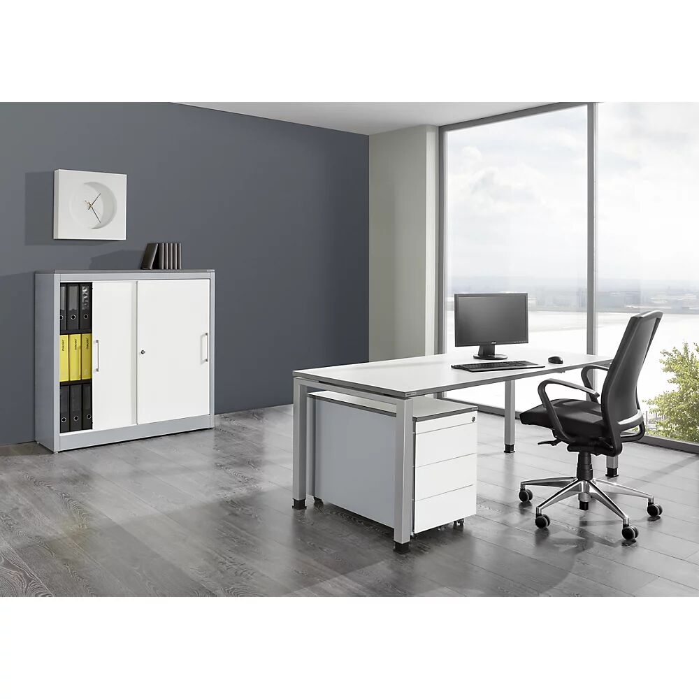 mauser Oficina completa ARCOS, escritorio, armario de puertas correderas, buck rodante con 3 cajones, aluminio blanco / blanco puro
