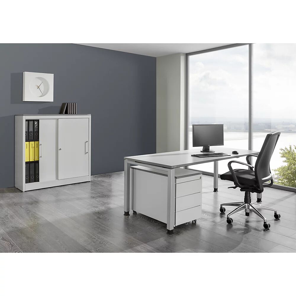 mauser Oficina completa ARCOS, escritorio, armario de puertas correderas, buck rodante con 3 cajones, gris luminoso