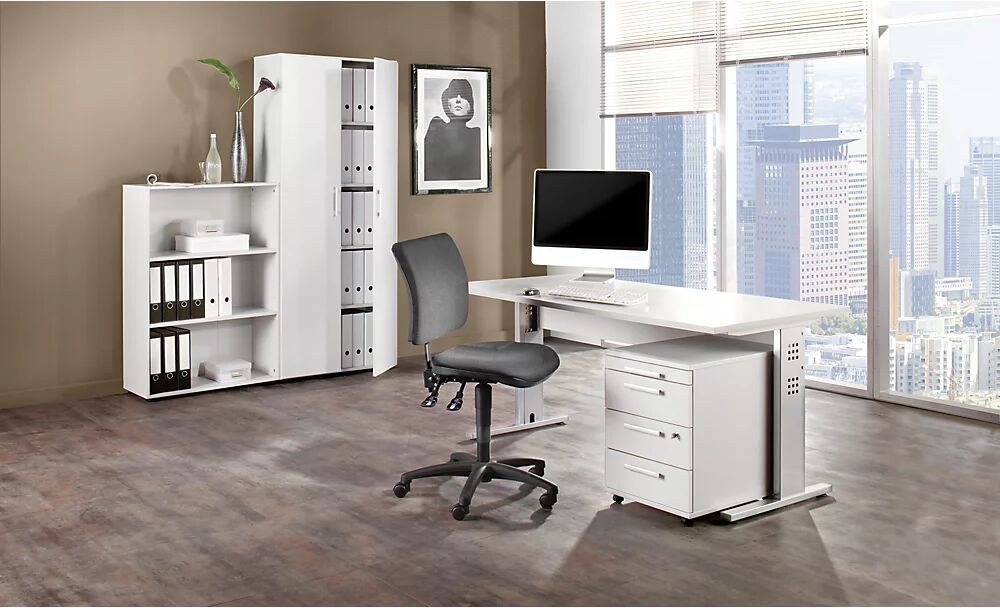 kaiserkraft MULTI - Oficina completa, 1 escritorio, 1 estantería, 1 buck rodante, 1 armario para archivadores, con silla giratoria de oficina en negro, gris luminoso