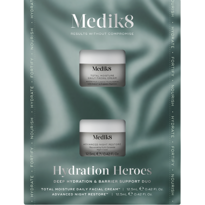 Medik8 Total Moisturizer Crema facial diaria Hidratación multicapa Medik8 Total Moisturizer Crema facial diaria Hidratación multicapa
