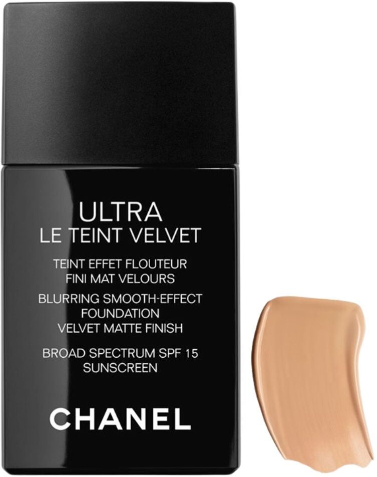 Chanel Ultra Le Teint Base de maquillaje aterciopelada de acabado mate SPF15 30mL 40 Beige