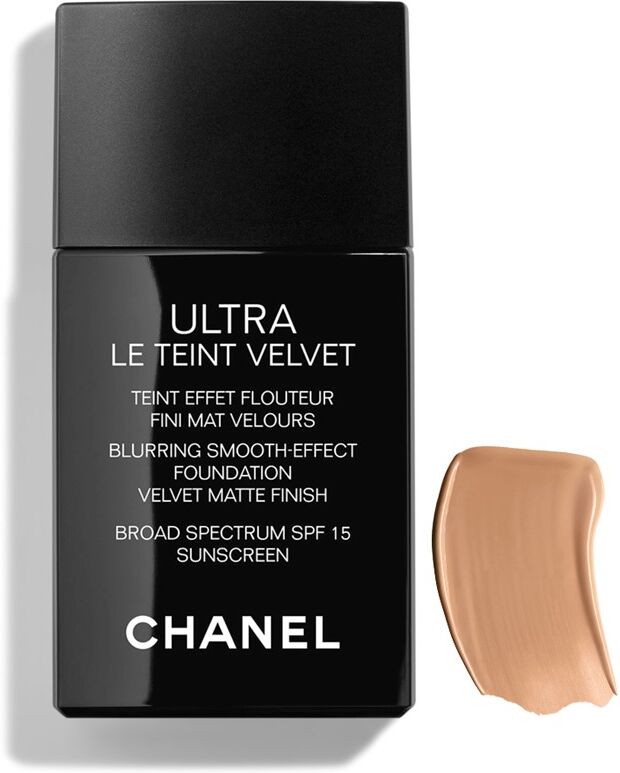 Chanel Ultra Le Teint Base de maquillaje aterciopelada de acabado mate SPF15 30mL 60 Beige