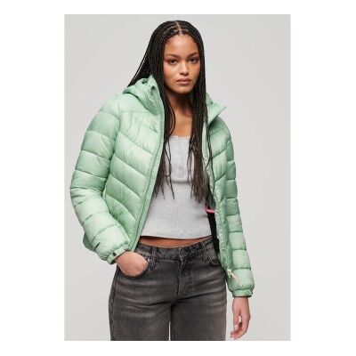 Superdry para mujer. W5011651A Chaqueta acolchada con capucha Fuji verde (XS), Casual, Nylon, Manga larga, Superdry outlet 2026. Superdry para mujer. W5011651A Chaqueta acolchada con capucha Fuji verde (XS), Casual, Nylon, Manga larga, Superdry outlet 2026.