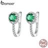 BAMOER Pendientes de aro de plata de ley 925 con circonita cúbica verde chapada en platino, elegantes pendientes redondos de moda Huggie con solitario