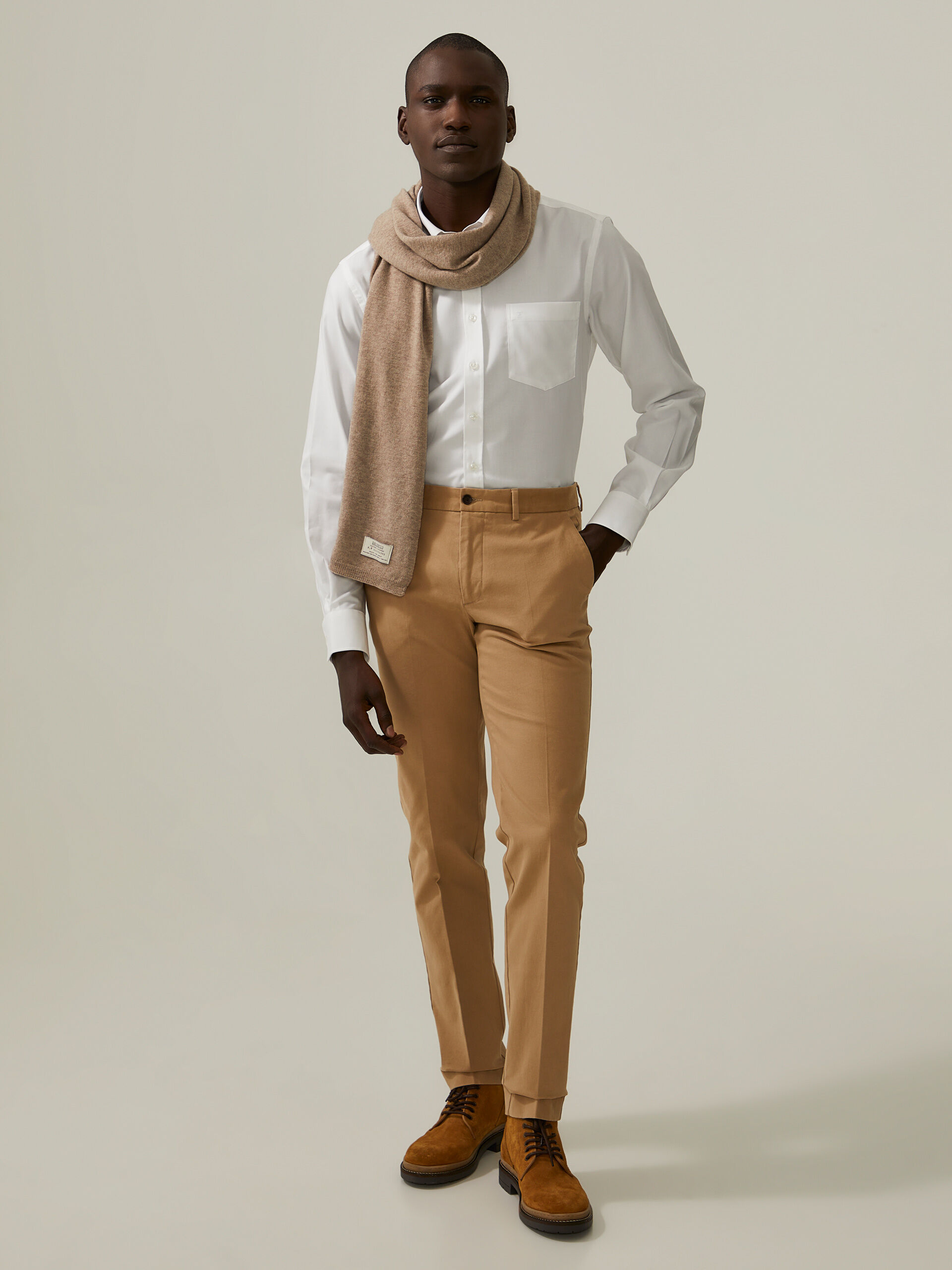 Decenio Pantalones chinos de corte regular Beige Medio