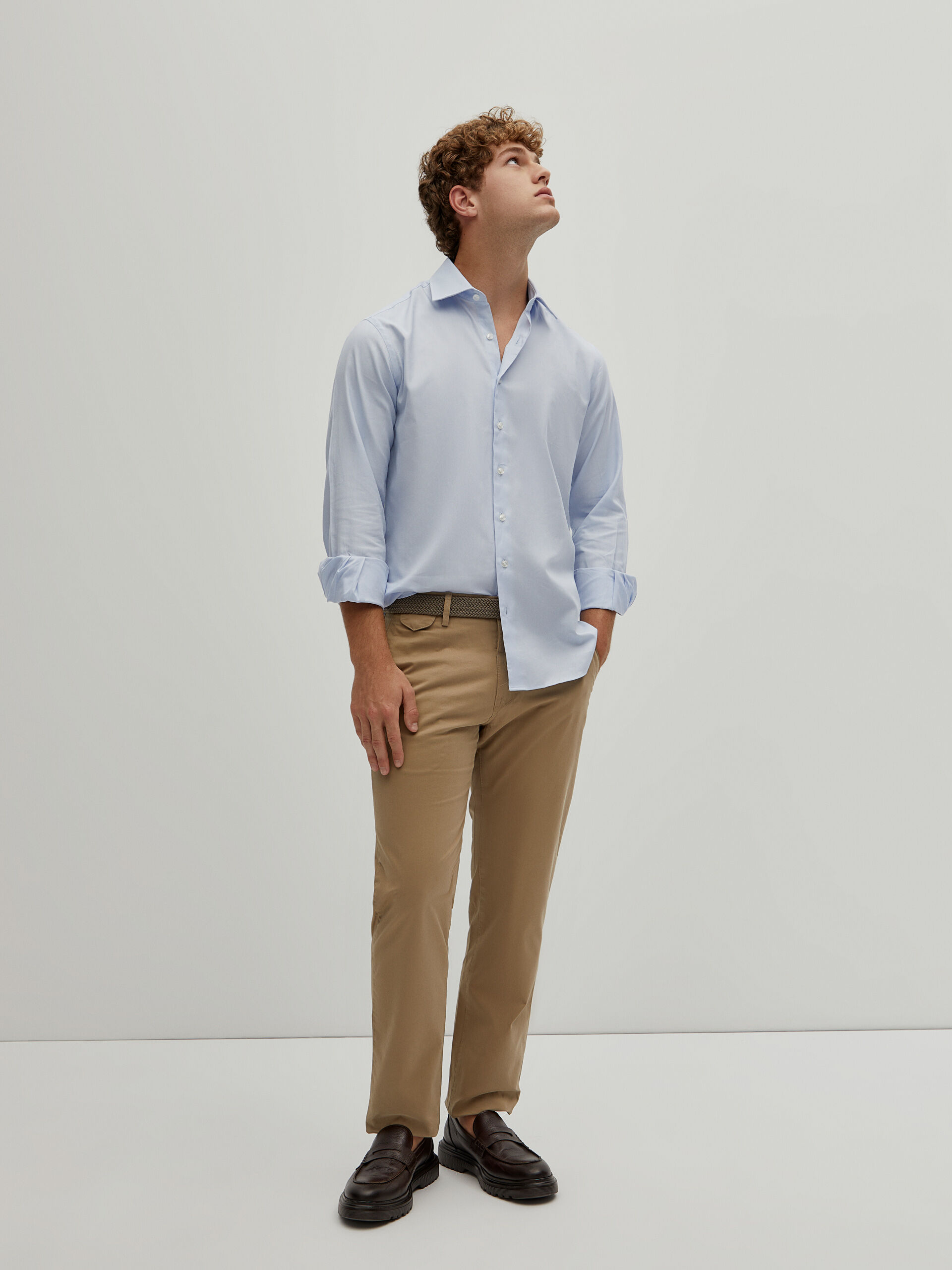 Decenio Pantalones chinos de sarga Beige Oscuro