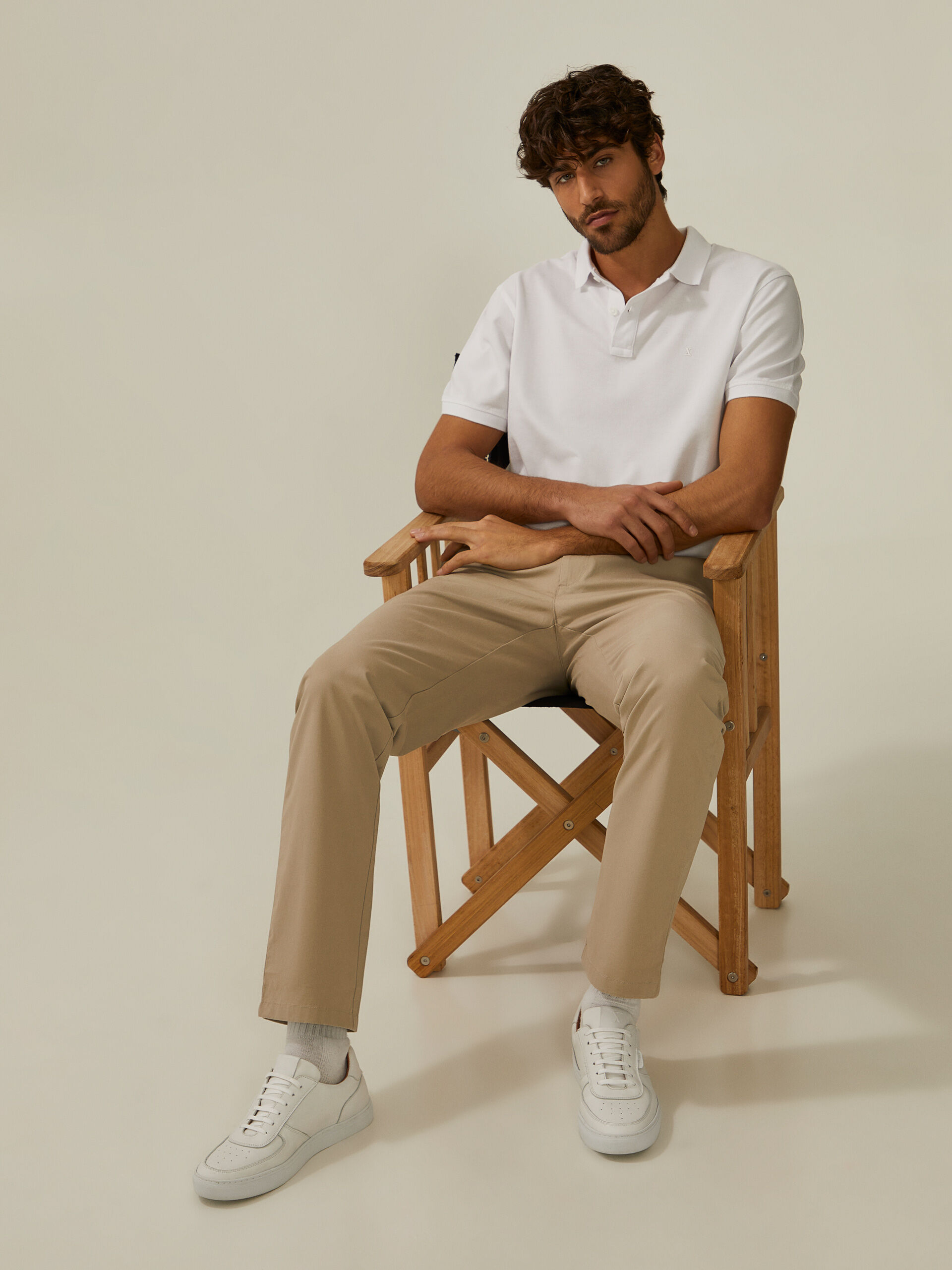 Decenio Pantalones chinos de sarga Beige