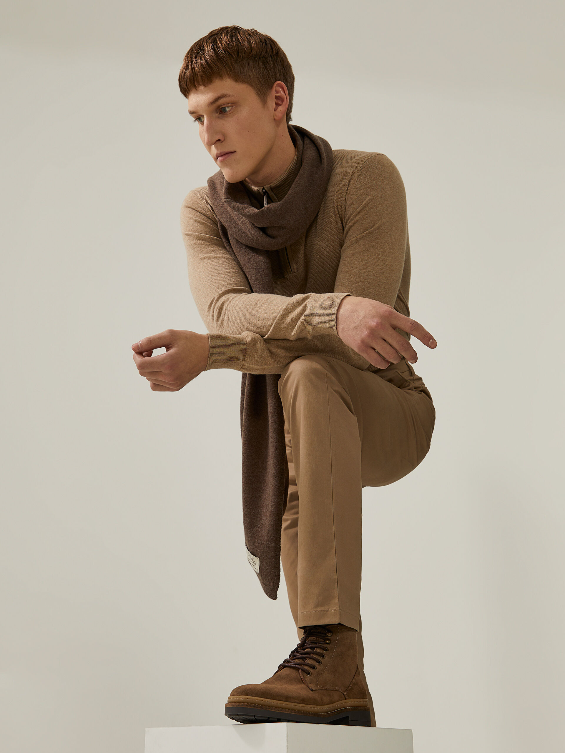 Decenio Pantalón chino Beige Oscuro