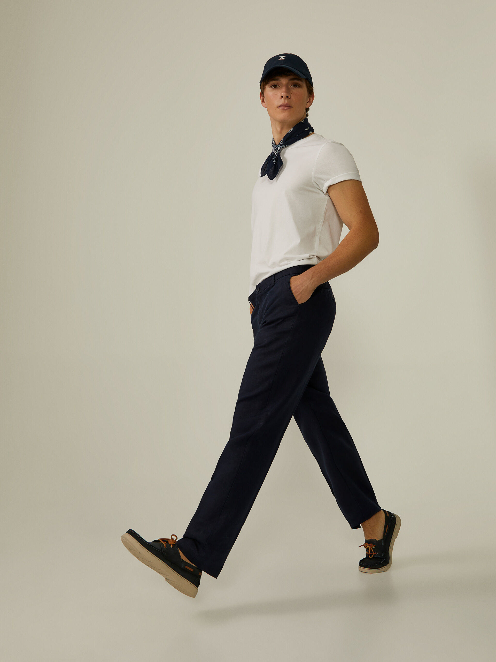 Decenio Pantalón chino de lino Navy