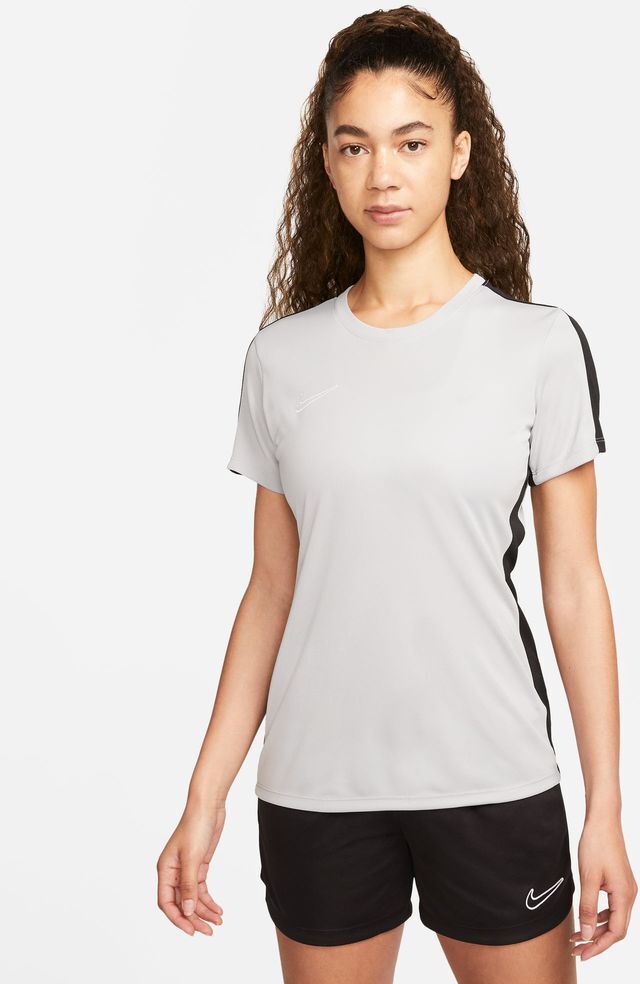 Camiseta de entrenamiento Nike Academy 23 Gris para Mujeres - DR1338-012