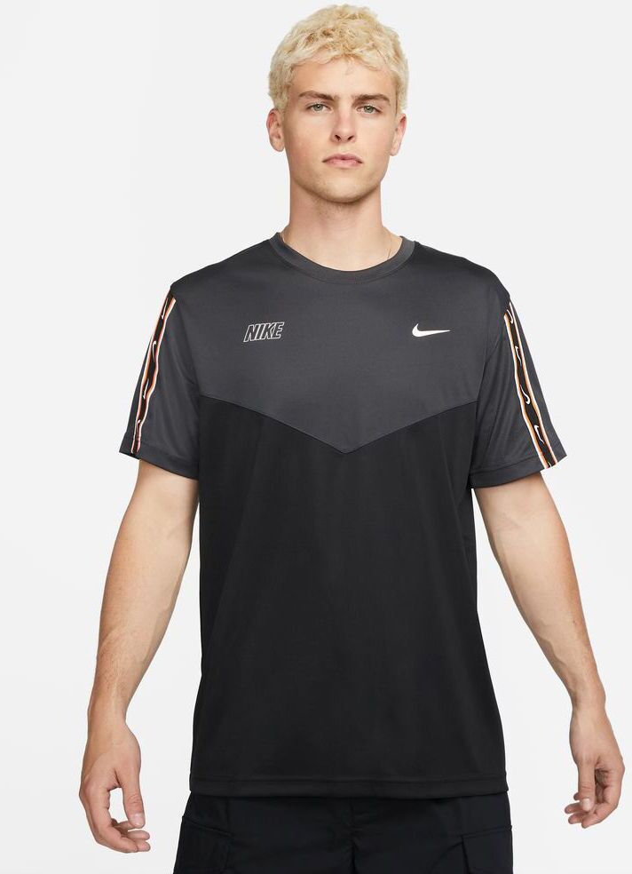 Camiseta Nike Repeat Negro para Hombre - DX2301-010