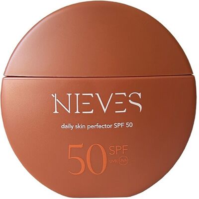 NIEVES by Nieves Álvarez Crema Solar Ligera Daily Skin Perfector Spf 50 Nieves Alvarez. (50 ml) NIEVES by Nieves Álvarez Crema Solar Ligera Daily Skin Perfector Spf 50 Nieves Alvarez. (50 ml)