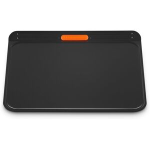 Le Creuset Modelo - Bandeja de Galletas Aislada - Negro Le Creuset Modelo - Bandeja de Galletas Aislada - Negro