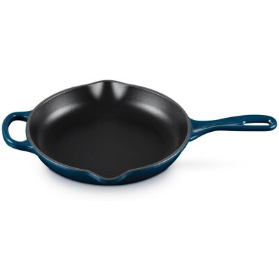Le Creuset Sartén Skillet redonda de hierro fundido . (Sartén de 23 cm) Azul oscuro Le Creuset Sartén Skillet redonda de hierro fundido . (Sartén de 23 cm) Azul oscuro