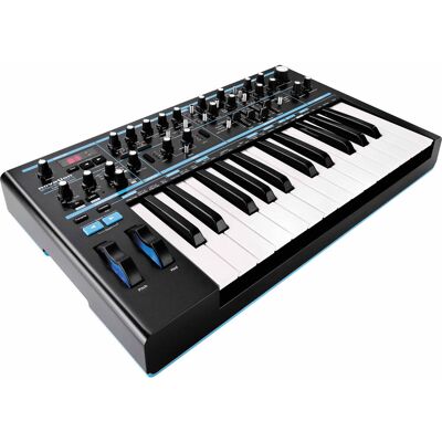 Novation Bass Station II Sintetizador Anágico / Digital Novation Bass Station II Sintetizador Anágico / Digital
