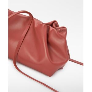 Adolfo Dominguez Bolso de hombro de mujer alargado de piel Doce. Maquillaje mujer Adolfo Dominguez Bolso de hombro de mujer alargado de piel Doce. Maquillaje mujer