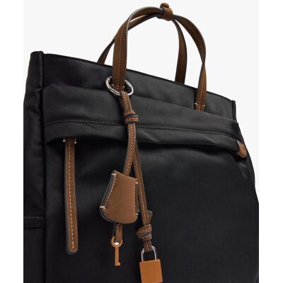 Parfois Mochila de mujer con varios compartimentos y cierre de cremallera en liso. Negro mujer Parfois Mochila de mujer con varios compartimentos y cierre de cremallera en liso. Negro mujer