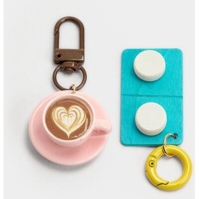 Parfois Llavero con charm de oso de invierno. Beige / Blanco mujer Parfois Llavero con charm de oso de invierno. Beige / Blanco mujer