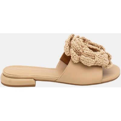 Ángel Alarcón Sandalias de pala de mujer con adorno crochet y tacón bajo de piel, GIOVANNA. (37) Beige mujer Ángel Alarcón Sandalias de pala de mujer con adorno crochet y tacón bajo de piel, GIOVANNA. (37) Beige mujer