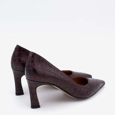 Ángel Alarcón Zapatos de salón mujer de piel print cocodrilo de punta fina y tacón medio Hariah. (37) Burdeos mujer Ángel Alarcón Zapatos de salón mujer de piel print cocodrilo de punta fina y tacón medio Hariah. (37) Burdeos mujer